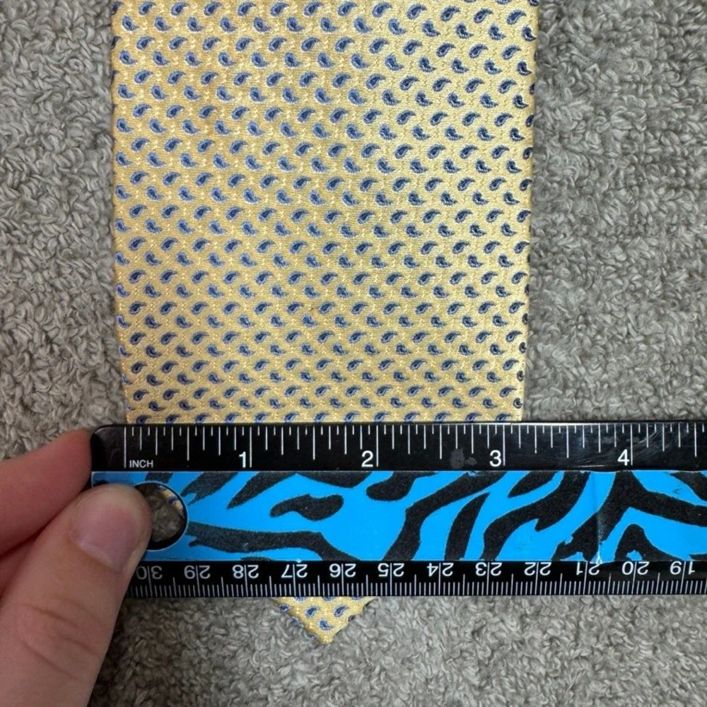 Saks Fifth Avenue BLACK Mens Yellow Blue Paisley Silk Necktie RN 92067